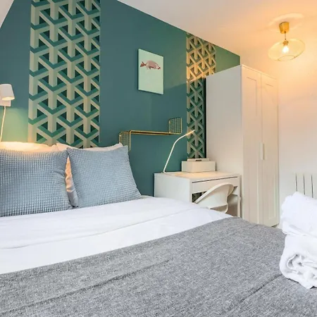 Proche Wazemmes/jb Lebas - 2 Bed Apartment *