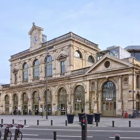 Jean-baptiste Lebas - Superb 2 Bed *